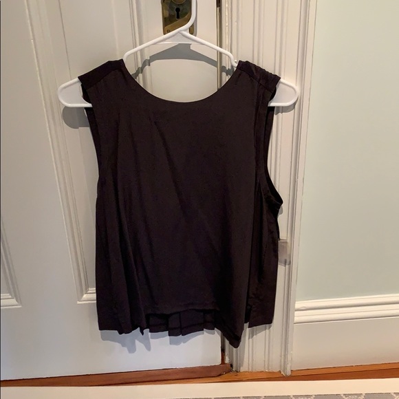 Top - Picture 1 of 2